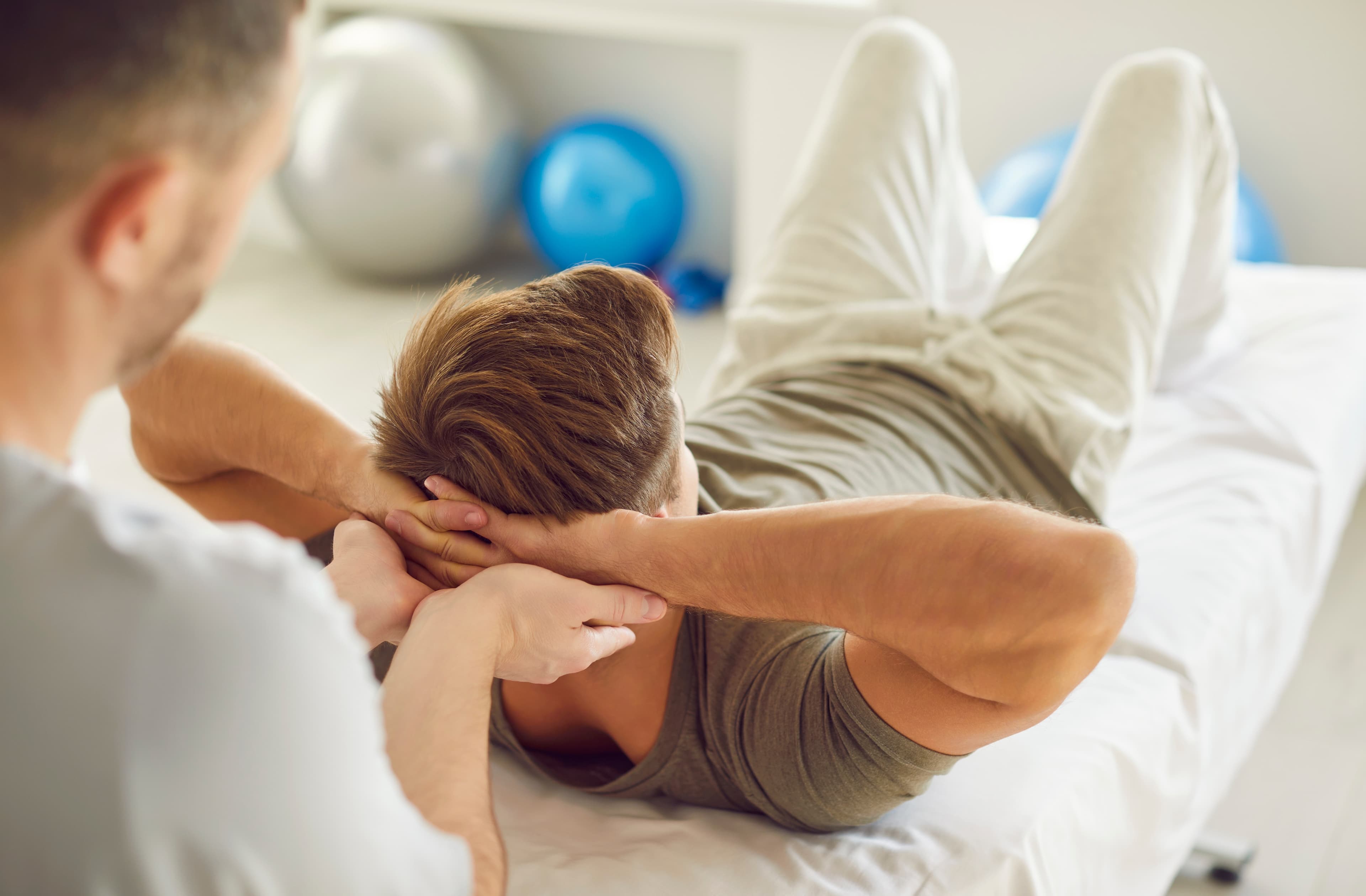 Mal à la nuque : causes et solutions rapides