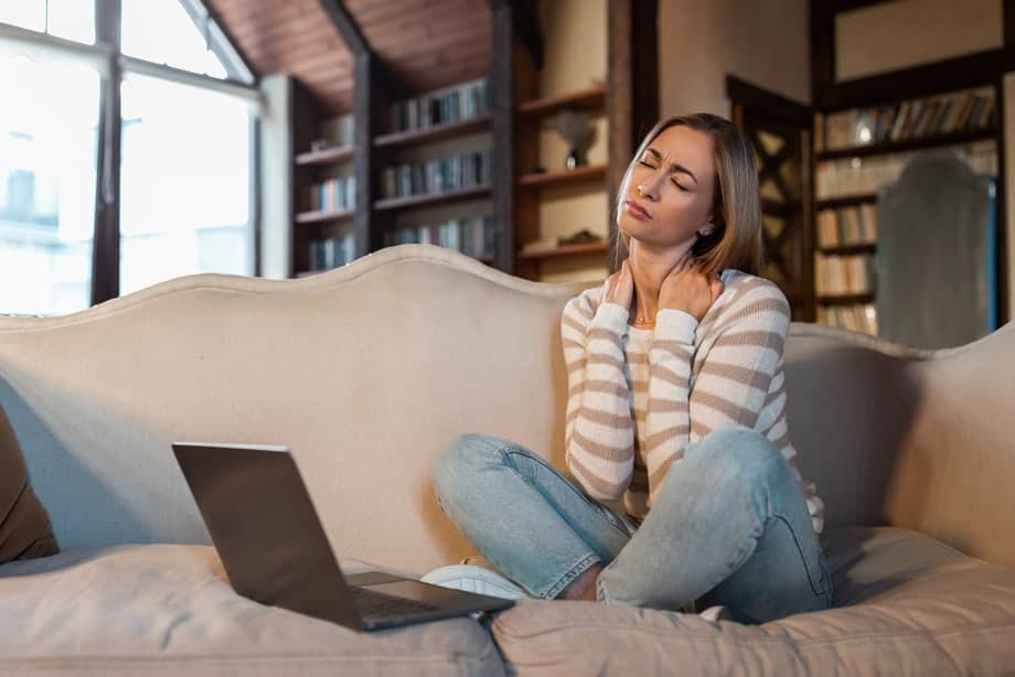 Arthrose cervicale : symptômes et solutions pour soulager la douleur.